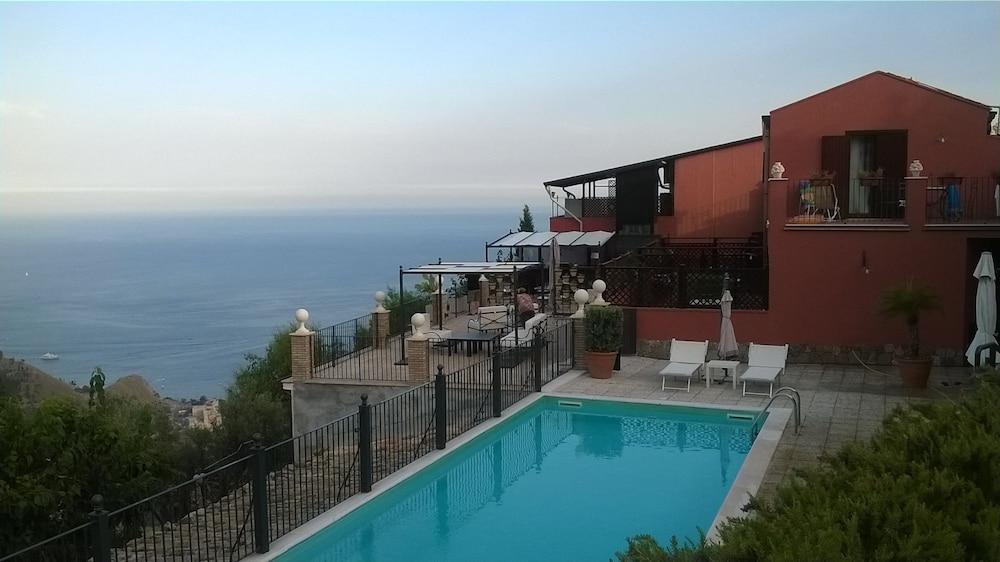 Hostal Casale Di Caterina Taormina Exterior foto