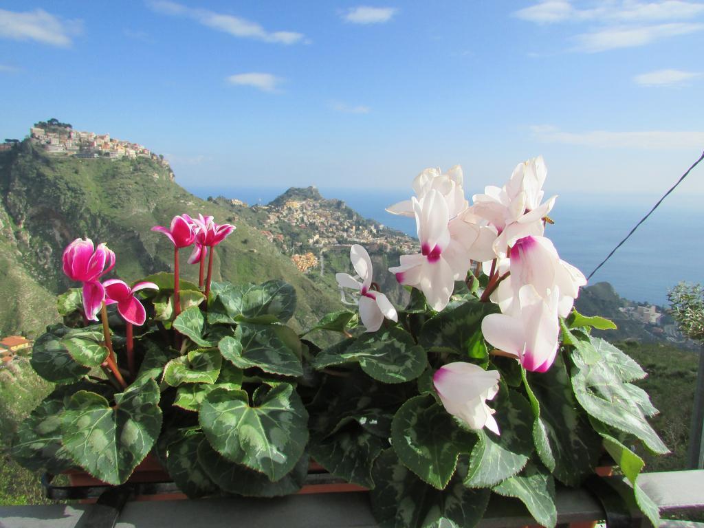 Hostal Casale Di Caterina Taormina Exterior foto