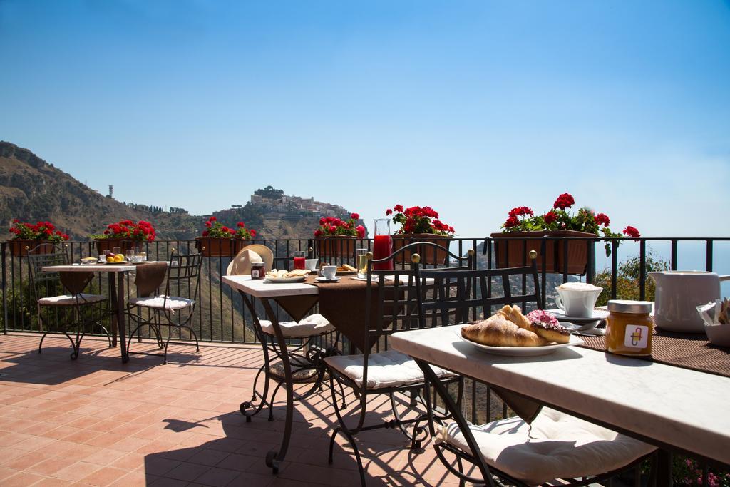 Hostal Casale Di Caterina Taormina Exterior foto